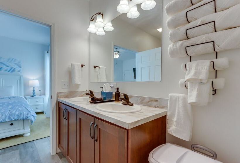 Private Dock + Fire Pit: Lake Of The Ozarks Home!