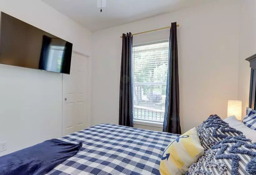 Private Dock + Fire Pit: Lake Of The Ozarks Home!