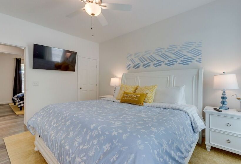 Private Dock + Fire Pit: Lake Of The Ozarks Home!