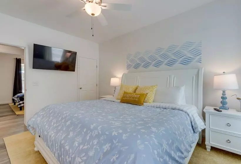 Private Dock + Fire Pit: Lake Of The Ozarks Home!