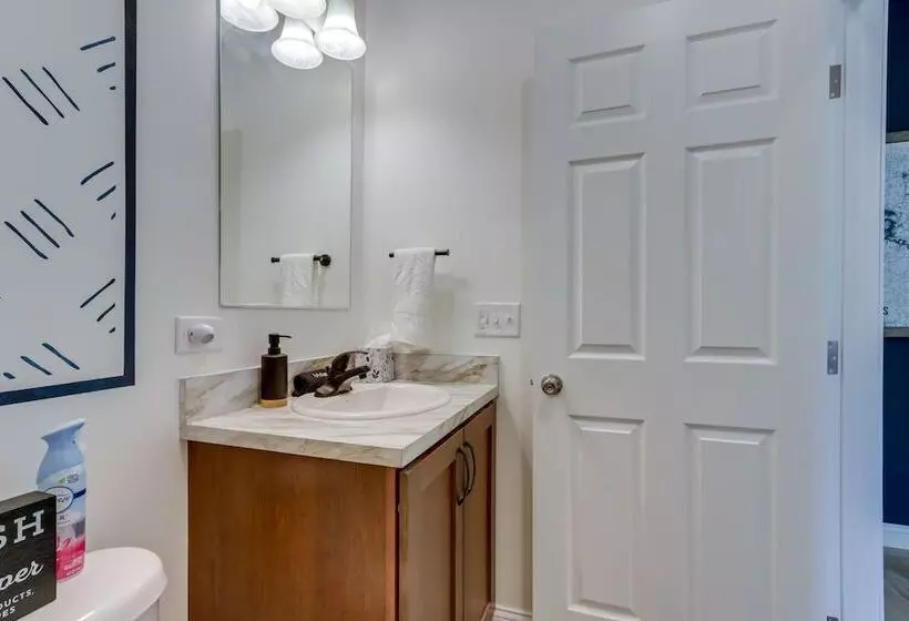 Private Dock + Fire Pit: Lake Of The Ozarks Home!