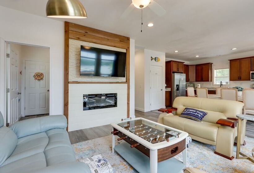 Private Dock + Fire Pit: Lake Of The Ozarks Home!