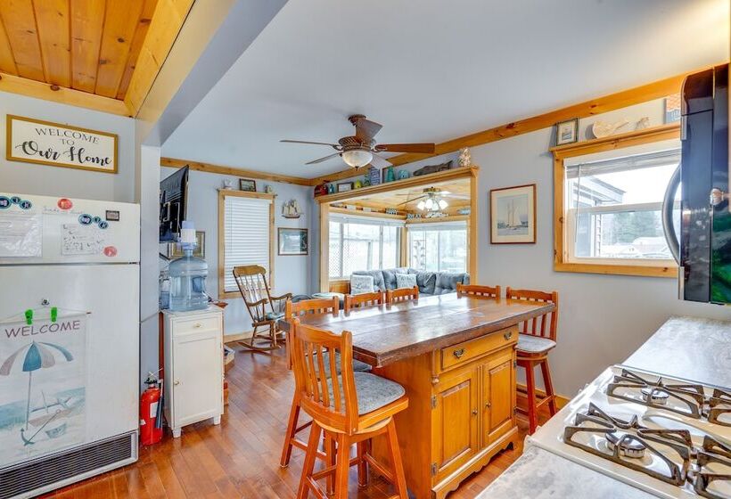 Lime Lake Cottage W/ Lakefront Deck & Dock!