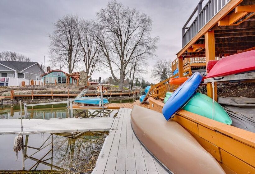 Lime Lake Cottage W/ Lakefront Deck & Dock!