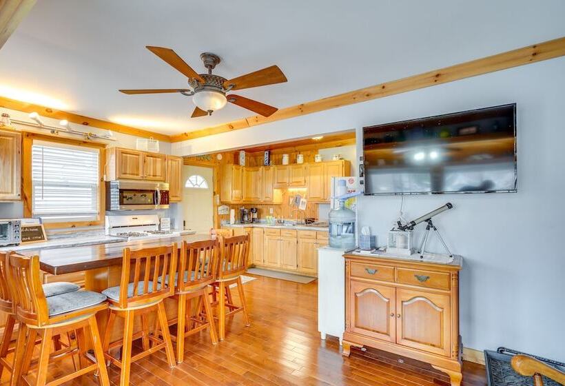 Lime Lake Cottage W/ Lakefront Deck & Dock!