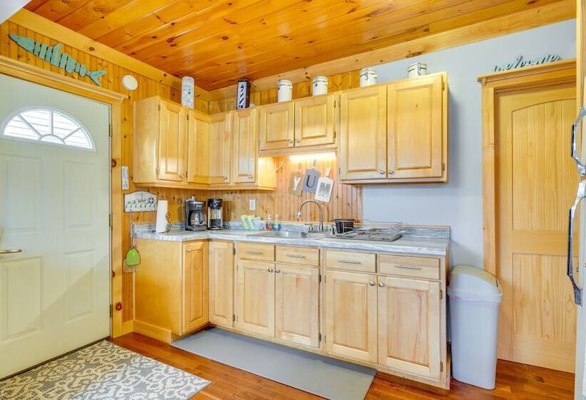 Lime Lake Cottage W/ Lakefront Deck & Dock!