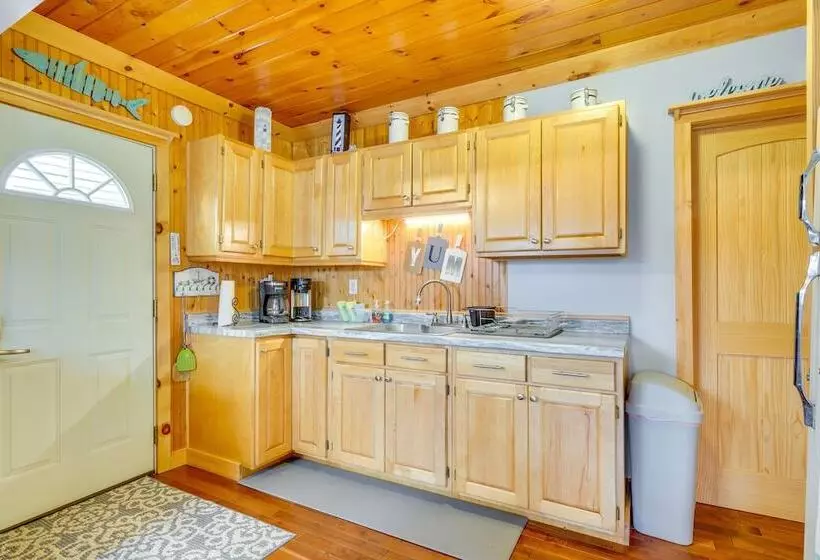 Lime Lake Cottage W/ Lakefront Deck & Dock!