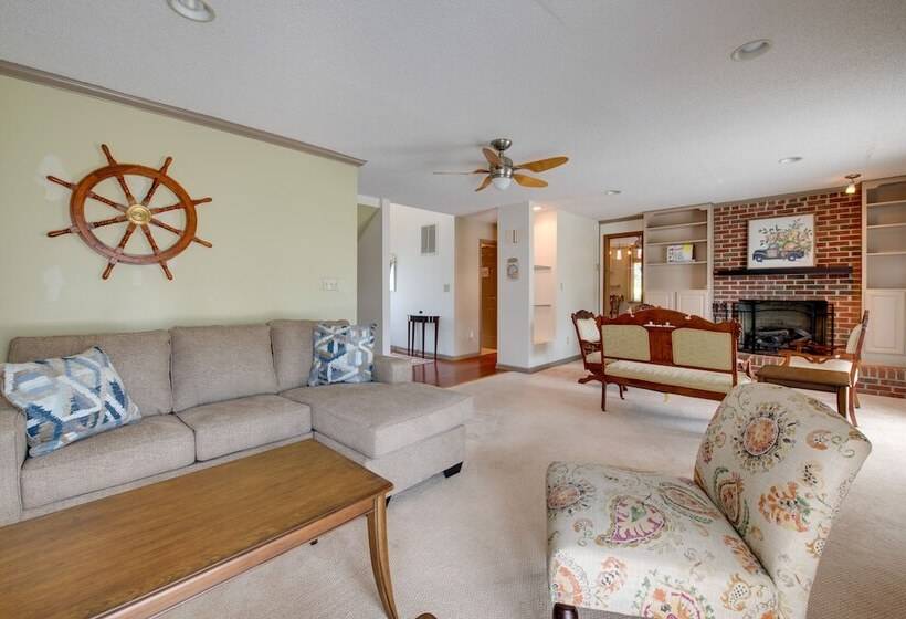 Lottsburg House W/ Private Pool + Fireplace