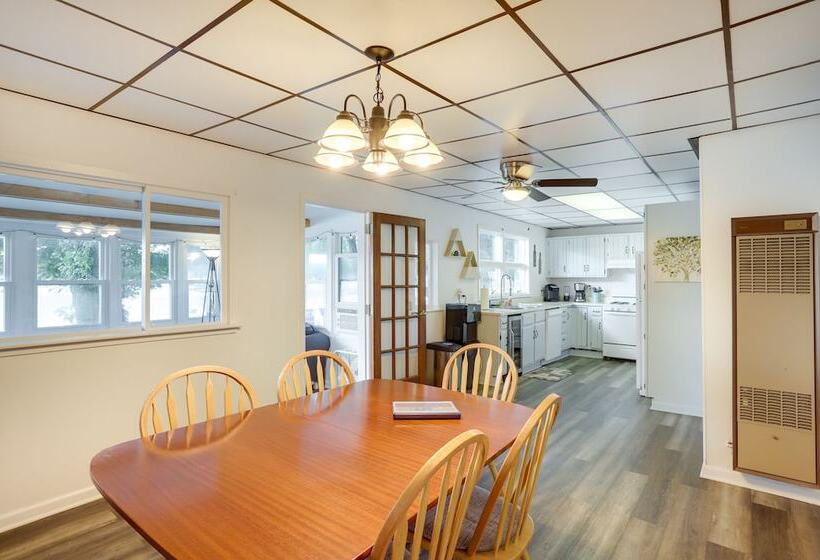 Sister Lakes Cottage W/ Dock & Grill!