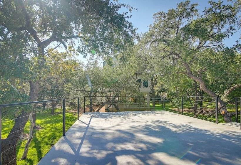 Modern Kingsland Home W/ River Access & Kayaks!