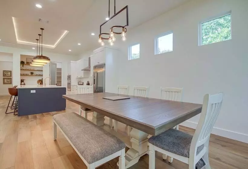 Modern Kingsland Home W/ River Access & Kayaks!