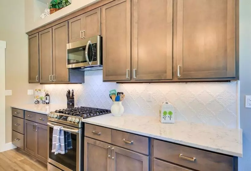 Modern Sandpoint Home W/ Lake Pend Oreille View!