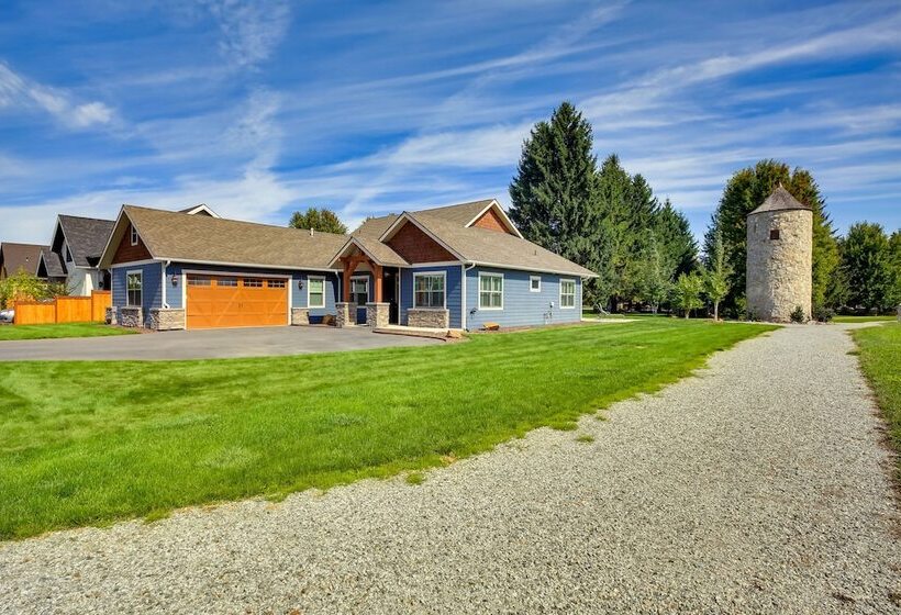 Modern Sandpoint Home W/ Lake Pend Oreille View!