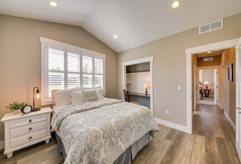 Modern Sandpoint Home W/ Lake Pend Oreille View!