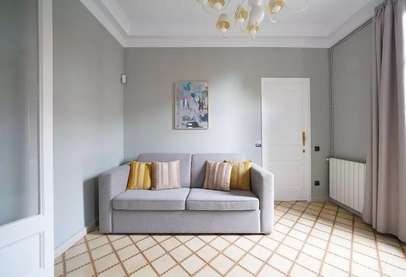 Numa I Caja Apartments