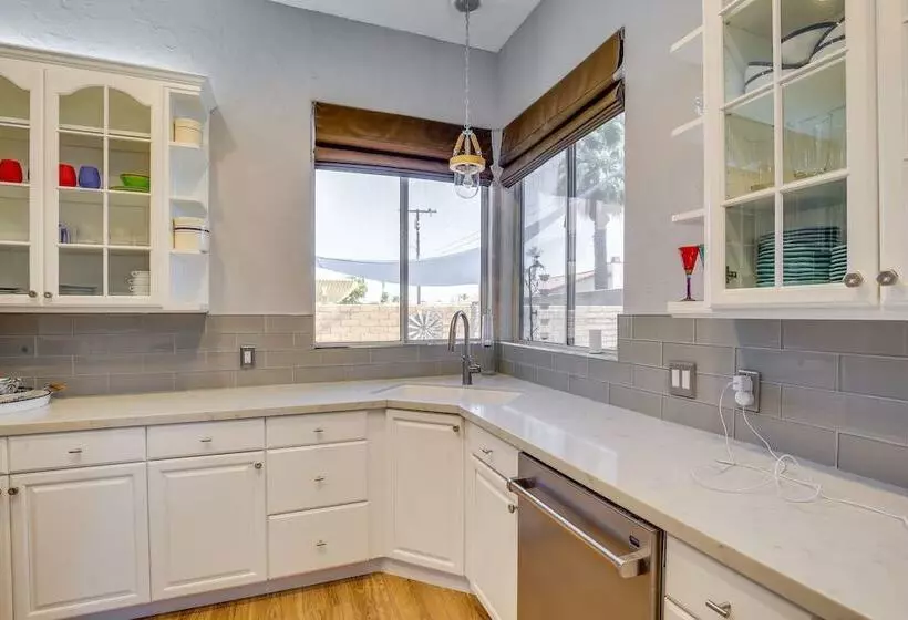 Palm Desert Home W/ Pool, Near Shops On El Paseo!