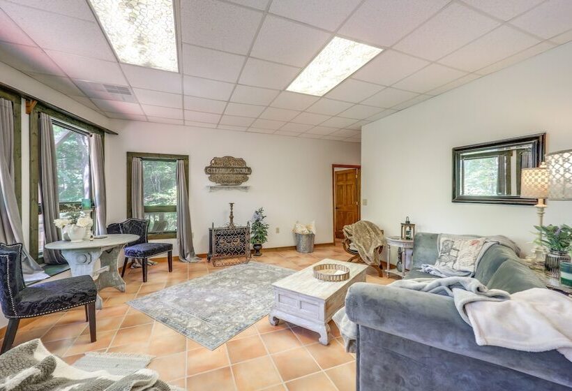 Home On 60 Acres Near Beech Mtn!