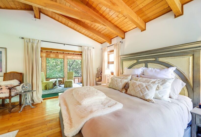 Home On 60 Acres Near Beech Mtn!