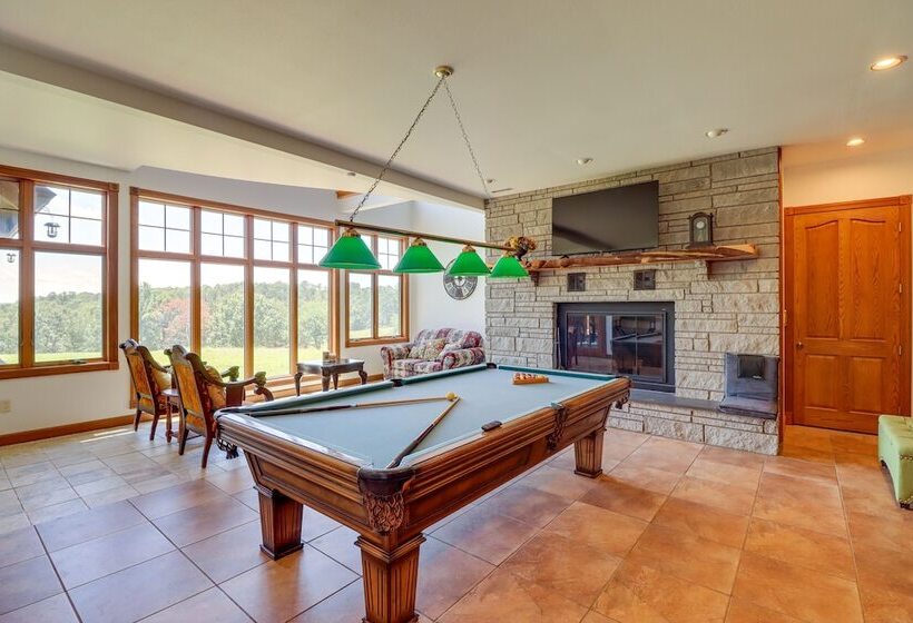 Mtn View Shirley Pool House: Pets Welcome!