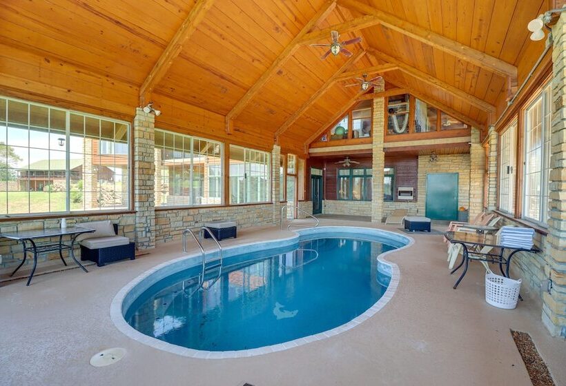 Mtn View Shirley Pool House: Pets Welcome!