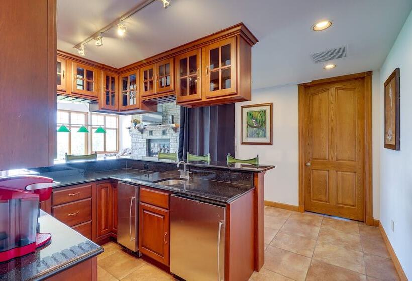 Mtn View Shirley Pool House: Pets Welcome!