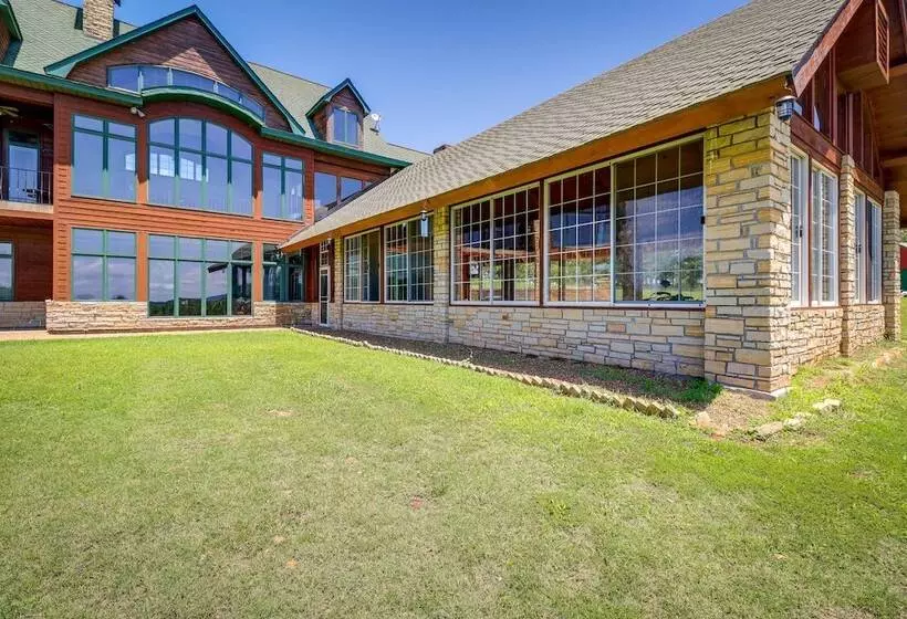 Mtn View Shirley Pool House: Pets Welcome!