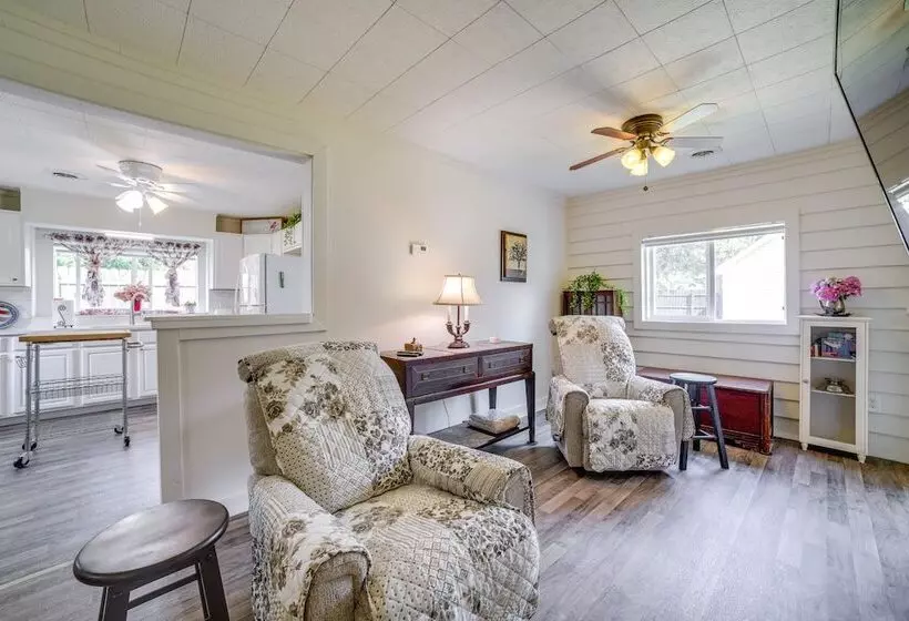 Private Plainfield Retreat W/ Gas Grill + Patio