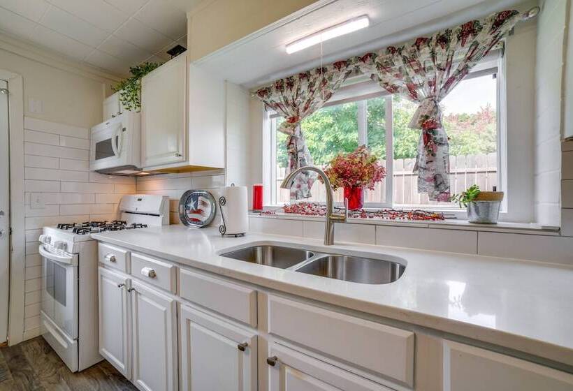 Private Plainfield Retreat W/ Gas Grill + Patio