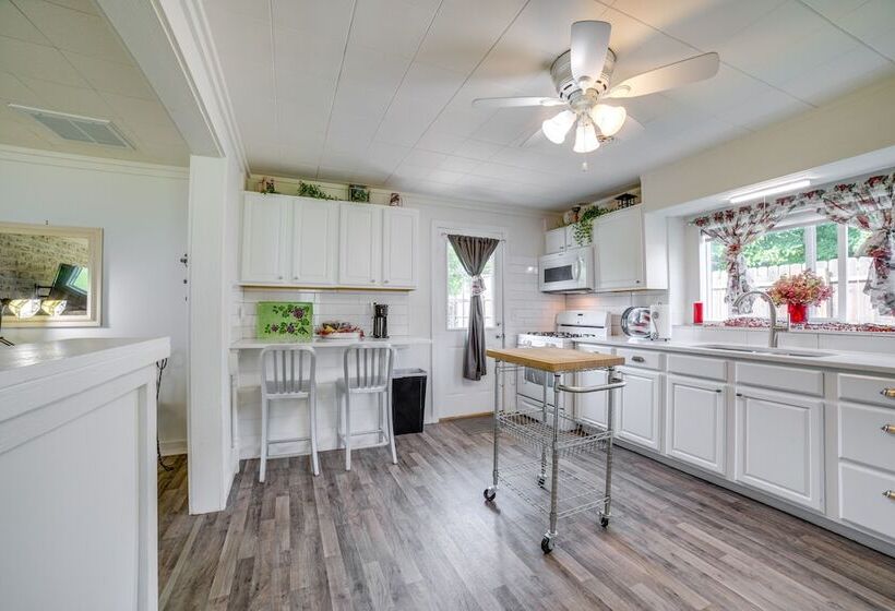 Private Plainfield Retreat W/ Gas Grill + Patio