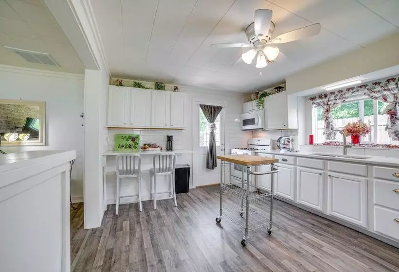 Private Plainfield Retreat W/ Gas Grill + Patio