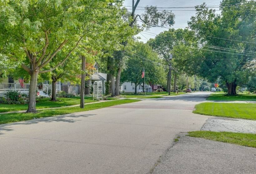 Private Plainfield Retreat W/ Gas Grill + Patio