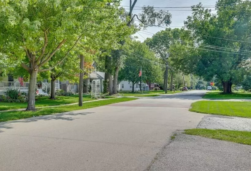 Private Plainfield Retreat W/ Gas Grill + Patio