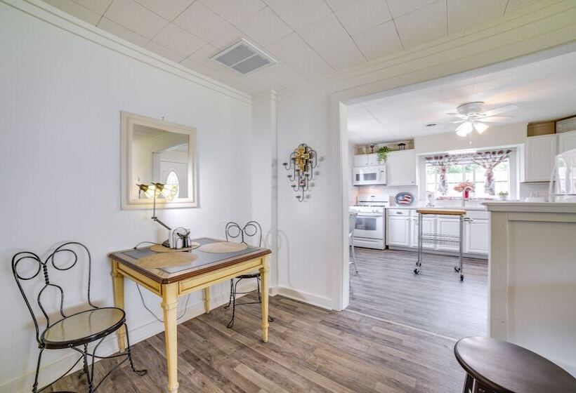 Private Plainfield Retreat W/ Gas Grill + Patio