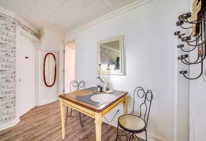 Private Plainfield Retreat W/ Gas Grill + Patio