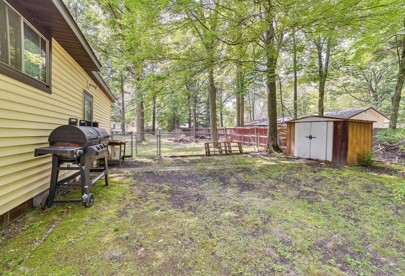 Prudenville Family Home W/ Game Room & Fire Pit!
