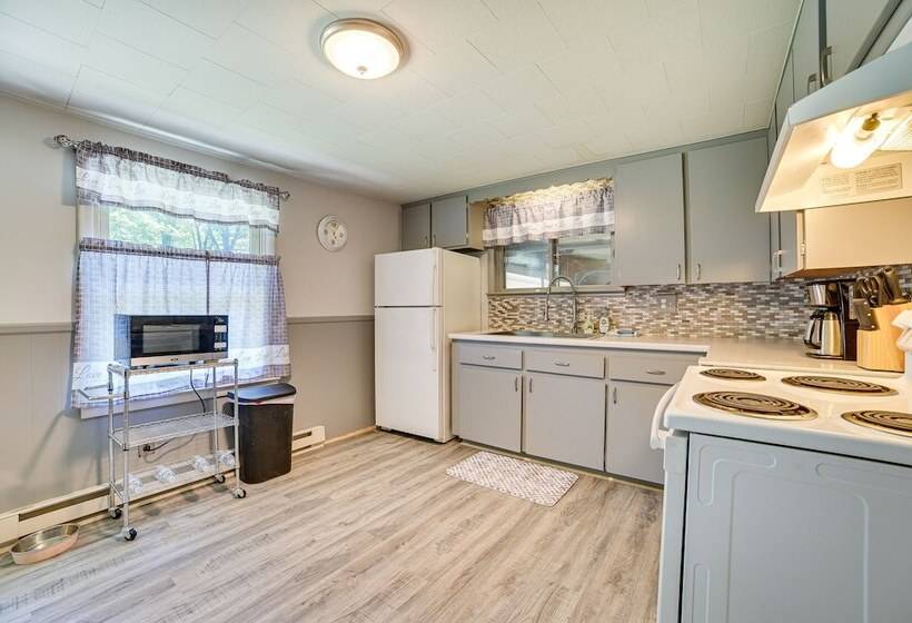 Prudenville Family Home W/ Game Room & Fire Pit!