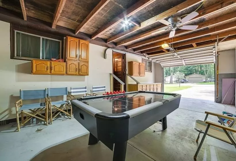 Prudenville Family Home W/ Game Room & Fire Pit!