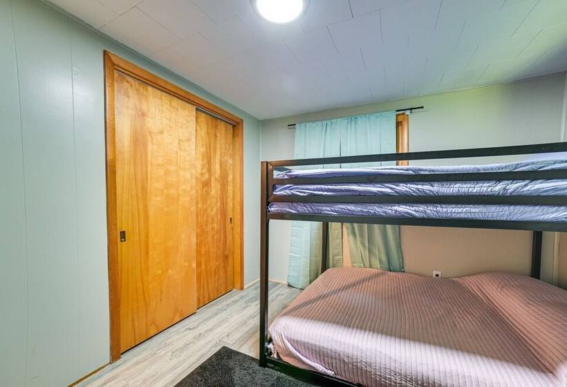 Prudenville Family Home W/ Game Room & Fire Pit!