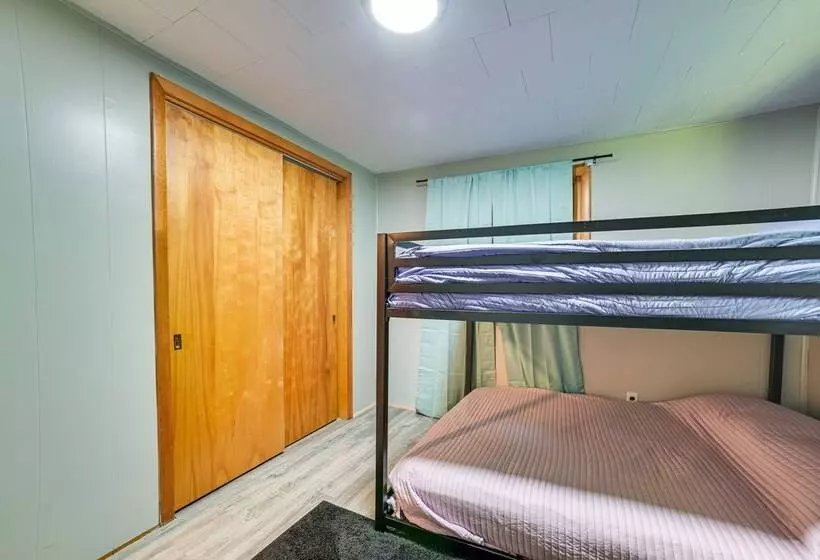 Prudenville Family Home W/ Game Room & Fire Pit!