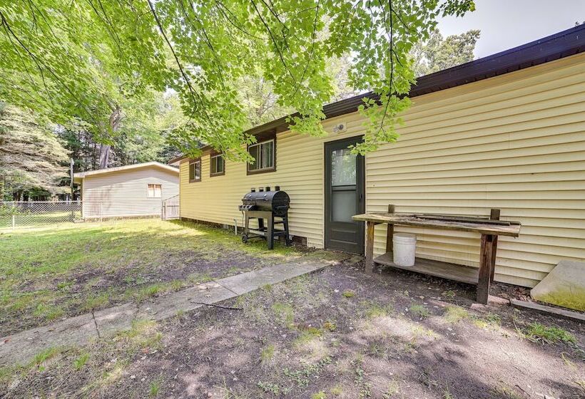 Prudenville Family Home W/ Game Room & Fire Pit!