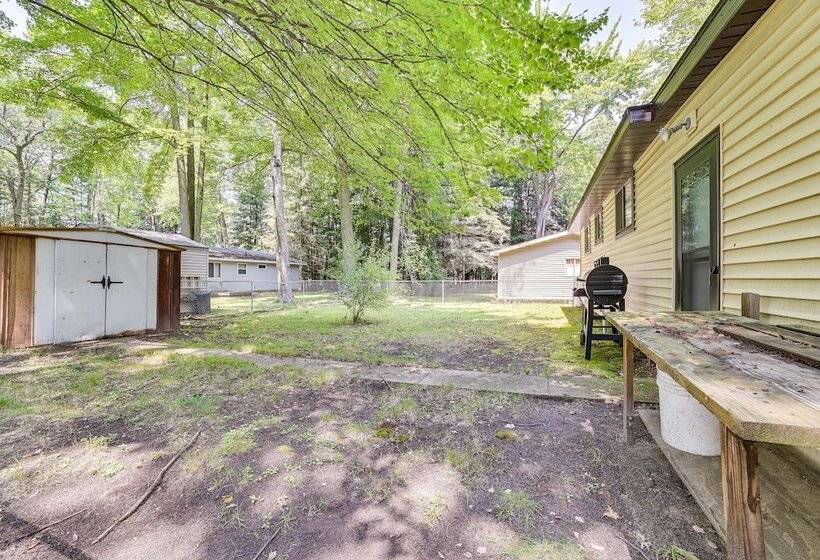 Prudenville Family Home W/ Game Room & Fire Pit!