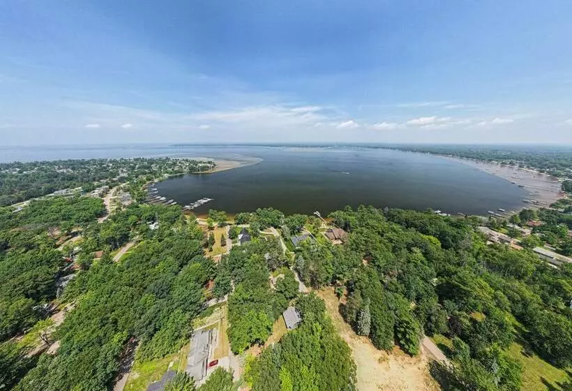 Prudenville Family Home W/ Game Room & Fire Pit!