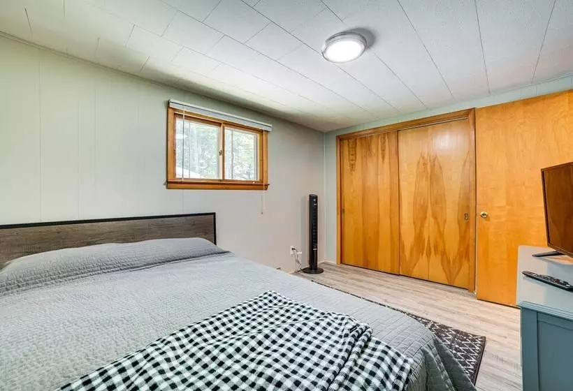 Prudenville Family Home W/ Game Room & Fire Pit!