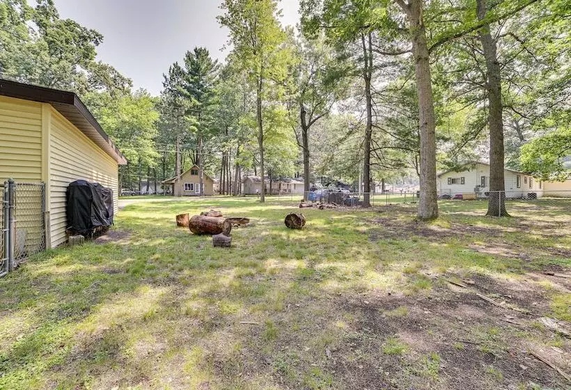 Prudenville Family Home W/ Game Room & Fire Pit!