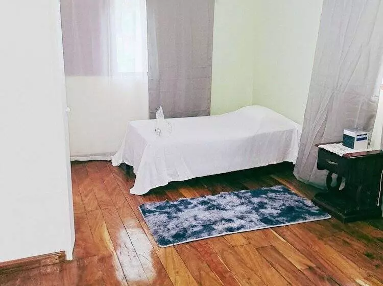 اقامتگاه Healing 3 Bed Retreat   Sleeps 4, Hot Tub & Pool