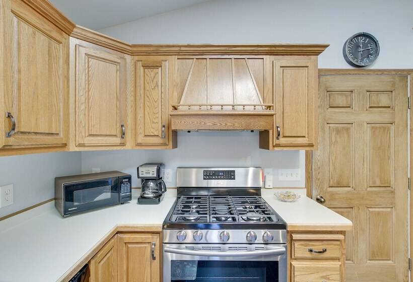 Secluded Wautoma Home W/ Fire Pit!