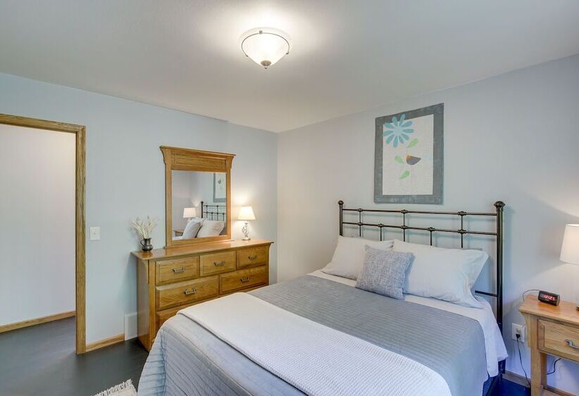 Secluded Wautoma Home W/ Fire Pit!