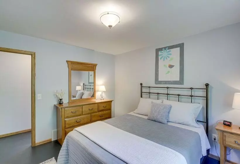 Secluded Wautoma Home W/ Fire Pit!