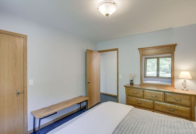 Secluded Wautoma Home W/ Fire Pit!