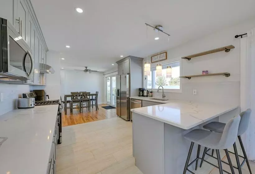 Spacious Rocky Point Retreat W/ Al Fresco Dining!